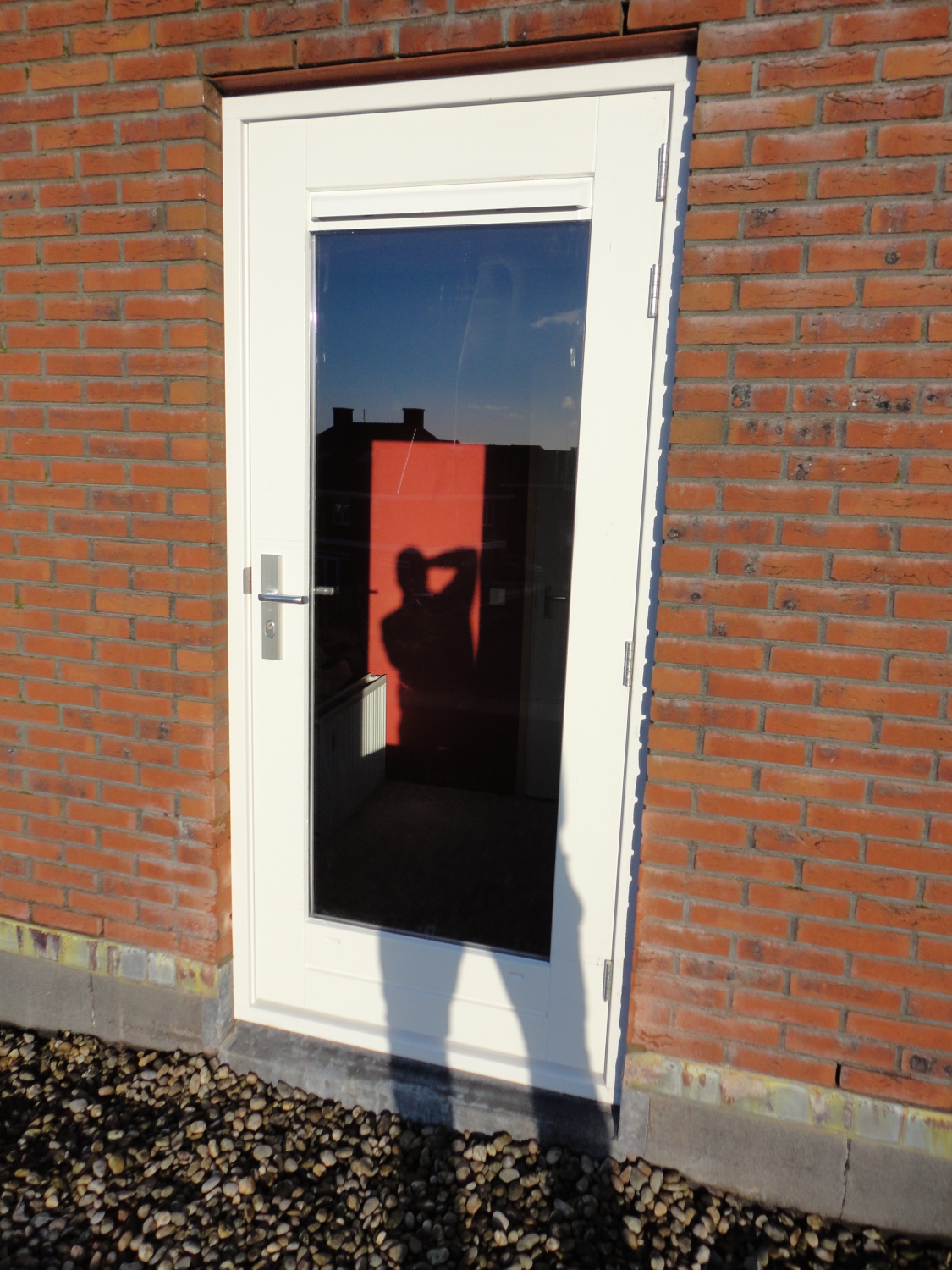Buitendeur ingezaagd in bestaande muur Willem Barentszroute Almere